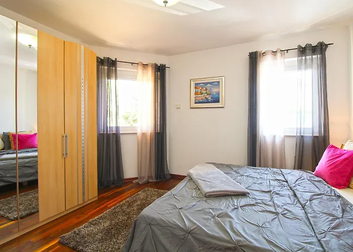 Radica 2357 * Πούλα